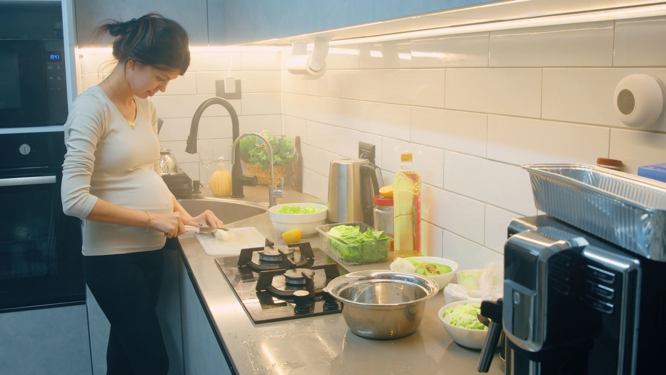 Cooking process in a home kitchen